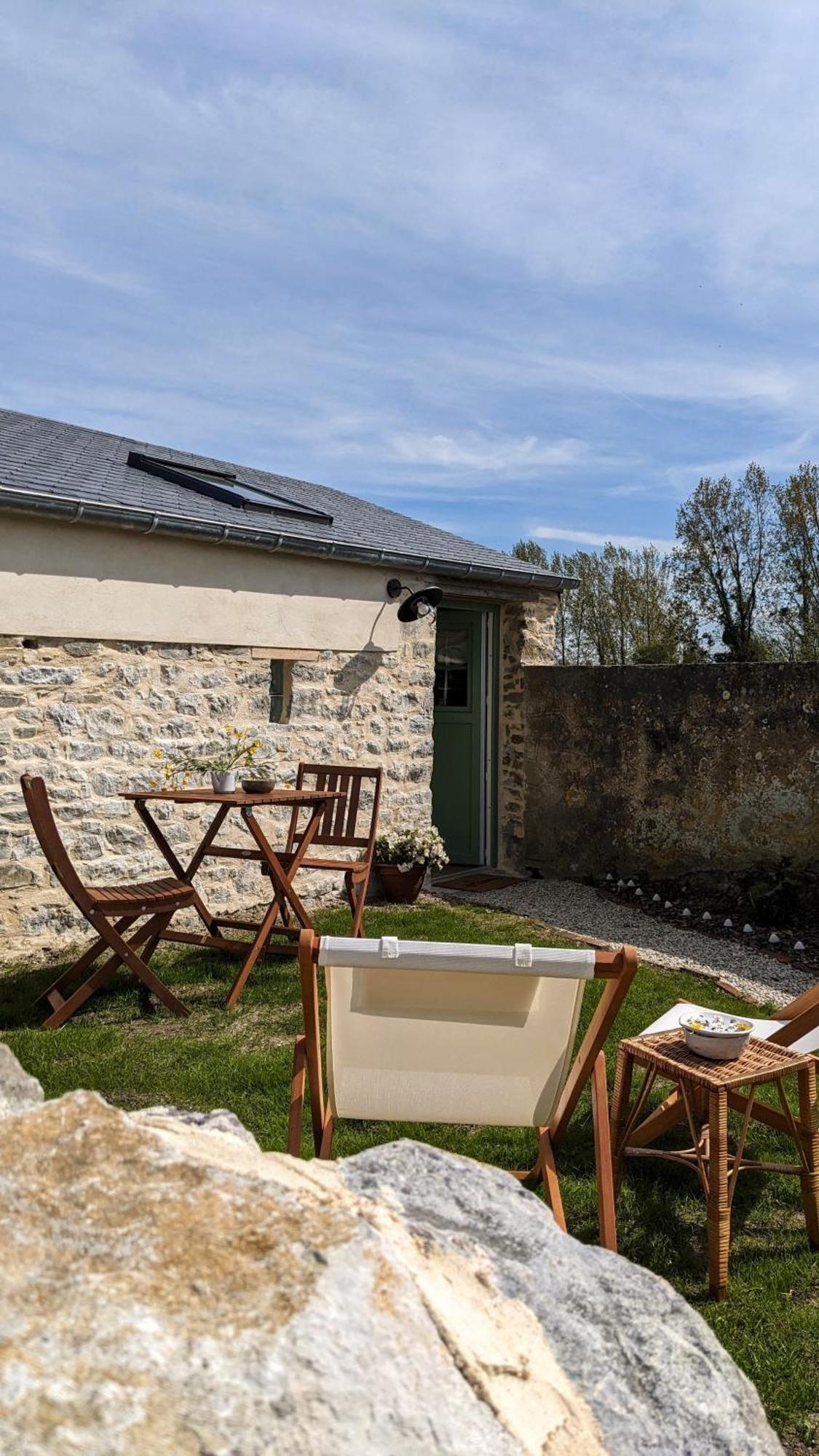 Bed and Breakfast La Bonne Du Cure Annoville Exterior foto